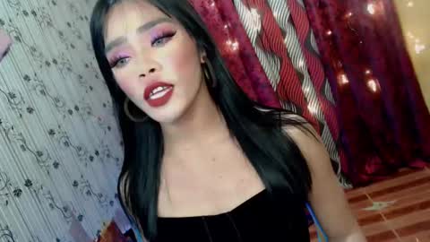 Snapshot of sultry_sirenxx chatting on 12.27.24 sultry_sirenxx online show from 12.27.24
