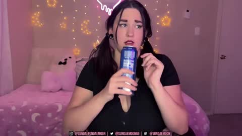 Snapshot of sundaemoon chatting on 09.15.25 sundaemoon online show from 09.15.25