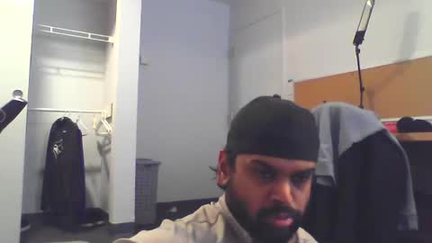 Snapshot of sundoog chatting on 02.06.25 Sundoog online show from 02.06.25
