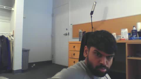 Snapshot of sundoog chatting on 03.04.25 Sundoog online show from 03.04.25