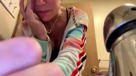 Snapshot of sunnbabe92485 chatting on 09.17.25 sunnbabe92485 online show from 09.17.25