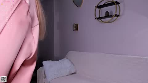 Lily online show from 09.13.25