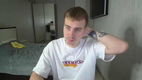 Snapshot of sunnydiamonds122 chatting on 10.13.25 Rogher  Diana online show from 10.13.25