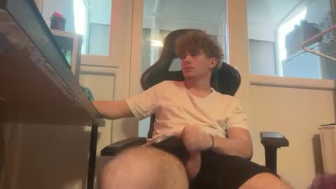 Snapshot of sunnyriot chatting on 11.24.25 SunnyRiot online show from 11.24.25