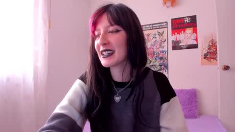 Snapshot of sunshine_girl9 chatting on 12.10.24 sunshine_girl9 online show from 12.10.24