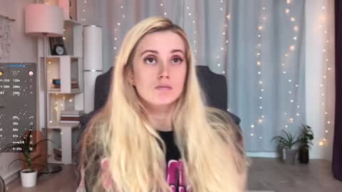 Snapshot of super_peach_stream chatting on 01.19.25 ANNApvt open full info in bio online show from 01.19.25