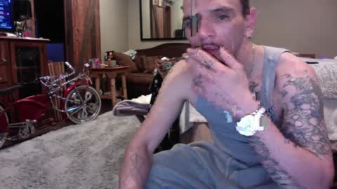 Snapshot of superd512 chatting on 12.23.24 Guero Cash online show from 12.23.24