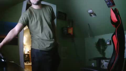 Snapshot of surferdude_here chatting on 10.10.25 surferdude_here online show from 10.10.25