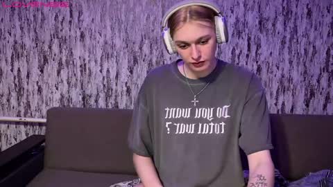 Snapshot of susan228 chatting on 01.17.25 Vladiva online show from 01.17.25