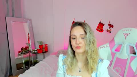 Annie online show from 12.25.24