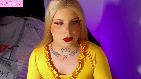 Snapshot of susej_exotic69 chatting on 09.19.25 ale online show from 09.19.25
