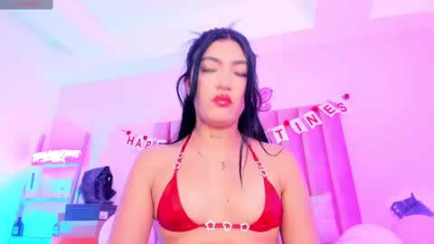 Snapshot of sussan_nicolle1 chatting on 02.14.25 Sussan Nicole online show from 02.14.25