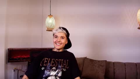 Snapshot of suzuwolf_dim chatting on 11.12.25 suzuwolf_dim online show from 11.12.25