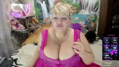 Snapshot of svetifox chatting on 03.03.25 Sveti online show from 03.03.25