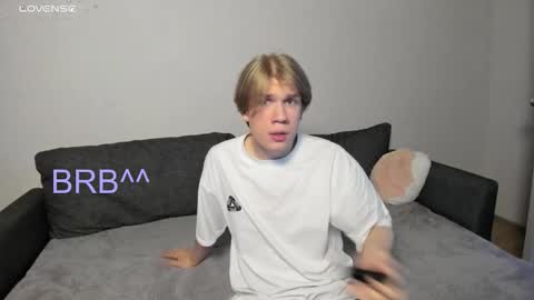 Snapshot of swag_mua chatting on 11.04.25 Swen online show from 11.04.25