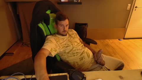 Snapshot of swaicy1990 chatting on 10.04.25 swaicy1990 online show from 10.04.25