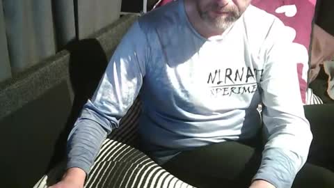 Snapshot of swartarn chatting on 10.08.25 ArnSwart online show from 10.08.25