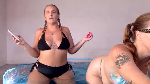 Snapshot of swedish_candii chatting on 01.06.25 Swedish Candii online show from 01.06.25