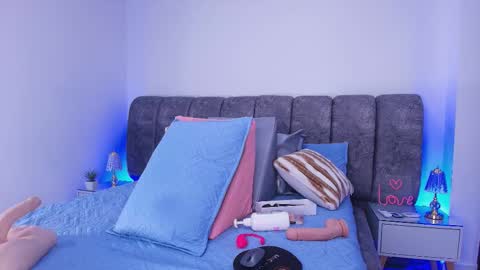 Debora  online show from 11.20.25