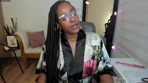 Snapshot of sweer_oshun chatting on 12.11.24 Evangeline online show from 12.11.24