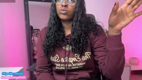 Snapshot of sweer_oshun chatting on 09.30.25 Evangeline online show from 09.30.25