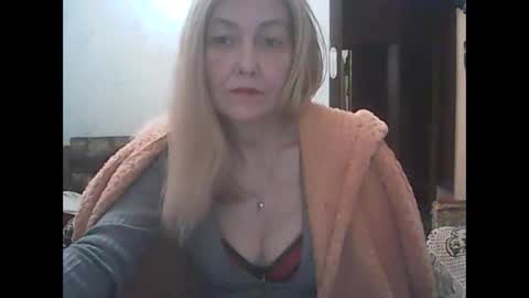 Snapshot of sweet4blonde67 chatting on 12.13.24 sweet4blonde67 online show from 12.13.24