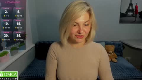 Snapshot of sweet___margaret chatting on 12.17.24 Margaret online show from 12.17.24