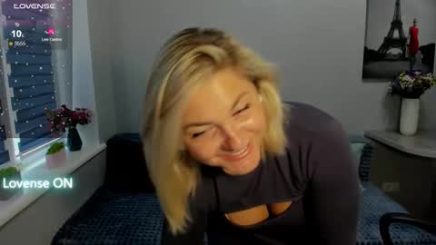 Snapshot of sweet___margaret chatting on 09.19.25 Margaret online show from 09.19.25
