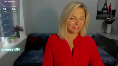 Snapshot of sweet___margaret chatting on 10.13.25 Margaret online show from 10.13.25
