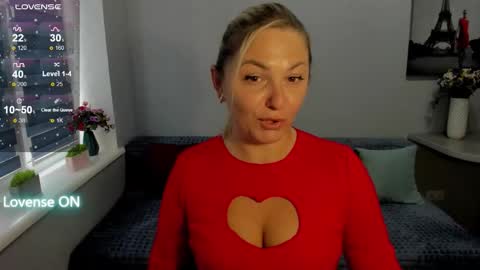 Snapshot of sweet___margaret chatting on 10.20.25 Margaret online show from 10.20.25