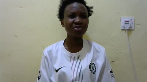 Snapshot of sweet_amor254 chatting on 10.19.25 Silvia online show from 10.19.25
