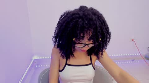 Snapshot of sweet_anie_04 chatting on 01.12.25 Anie online show from 01.12.25