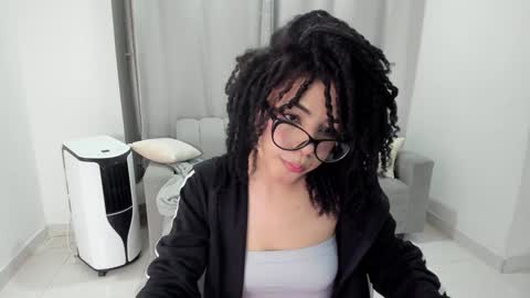 Snapshot of sweet_anie_04 chatting on 02.05.25 Anie online show from 02.05.25