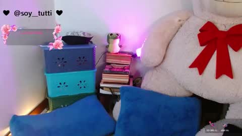 Snapshot of sweet_bluee chatting on 12.30.24 Tutti  online show from 12.30.24