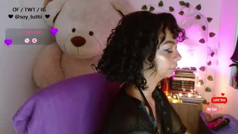 Snapshot of sweet_bluee chatting on 01.27.25 Tutti  online show from 01.27.25