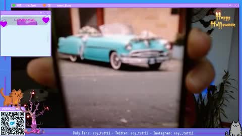 Snapshot of sweet_bluee chatting on 10.27.25 Tutti  online show from 10.27.25