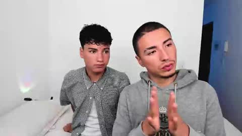Snapshot of sweet_boys_xx chatting on 10.24.25 CristianBrayan PVT OPEN online show from 10.24.25