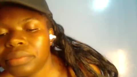 Snapshot of sweet_jamiie chatting on 09.28.25 jay online show from 09.28.25