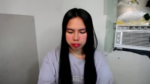 Snapshot of sweet_kyline69 chatting on 10.13.25 sweet_kyline69 online show from 10.13.25