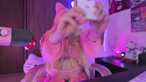 Snapshot of sweet_lilly_sweet chatting on 02.23.25 sweet_lilly_sweet online show from 02.23.25