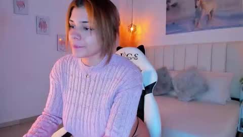 Snapshot of sweet_molly17 chatting on 12.04.25 sweet_molly17 online show from 12.04.25