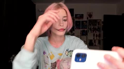 kira online show from 10.31.25