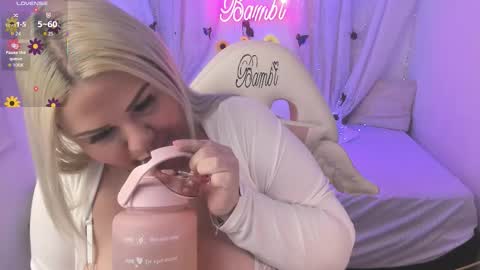 Snapshot of sweetbambi19 chatting on 09.22.25 Andrea online show from 09.22.25