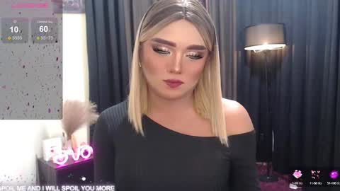 Snapshot of sweetbella118 chatting on 02.06.25 bella online show from 02.06.25