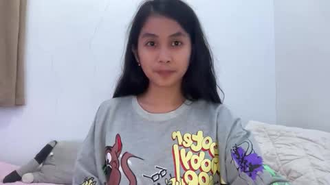 Snapshot of sweetdoll_angela chatting on 10.29.25 sweetdoll_angela online show from 10.29.25