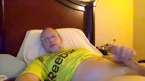 Snapshot of sweetg233 chatting on 10.16.25 sweetg233 online show from 10.16.25