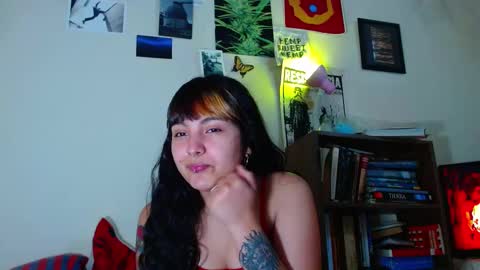 Snapshot of sweetie_maryy chatting on 02.14.25 Maria my insta sweetie maryy online show from 02.14.25