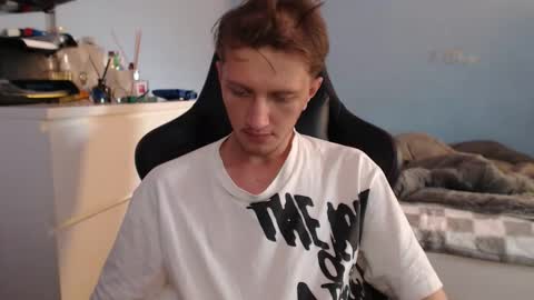 Snapshot of sweetieecreamy chatting on 10.30.25 Cat online show from 10.30.25