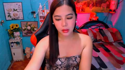 Snapshot of sweetienicole chatting on 12.16.24 Nicole online show from 12.16.24