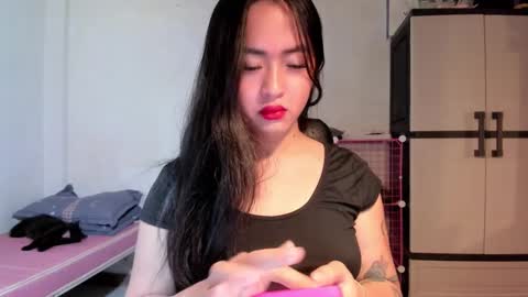 Snapshot of sweetlovepinay04 chatting on 12.05.24 Zoe online show from 12.05.24